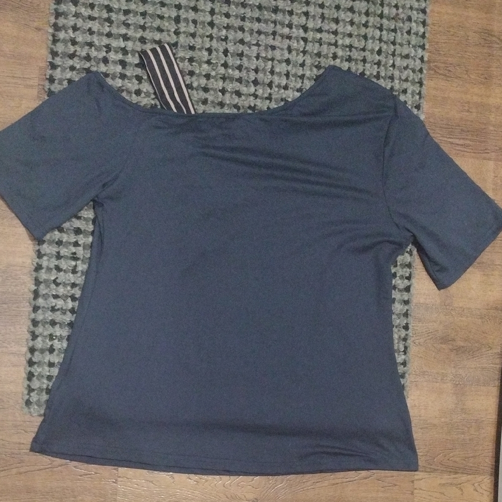 SHEIN Navy Top with Striped Bow Accent - Picture 8 of 8